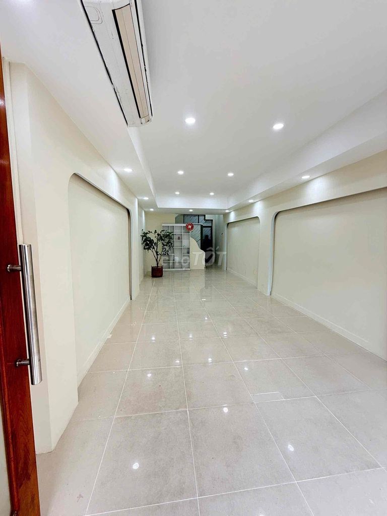 4 x16 M, 3rd District Center, for only 30 million