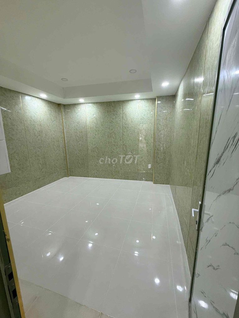 4 x16 M, 3rd District Center, for only 30 million