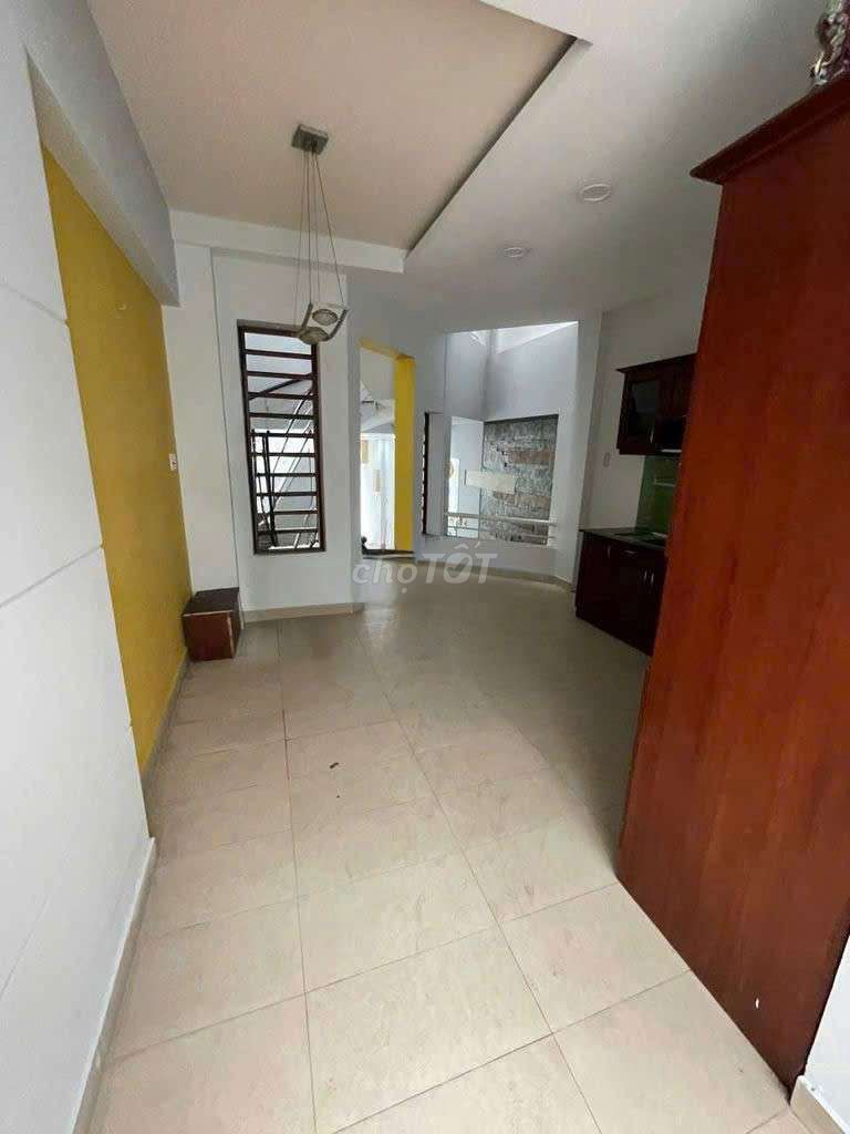 House 1 :2 4 4 4 4 4 x 20 m bedroom 4 x 20 meters Lâm Văn Bền Railway