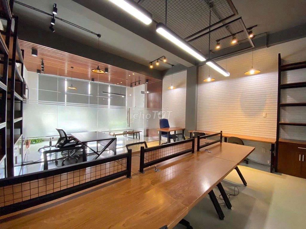 Four blessings -- five-story office building, wide-size vault -- 25 million.