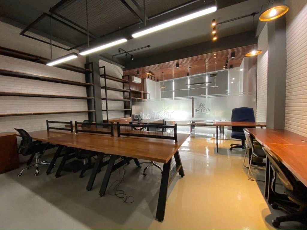 Four blessings -- five-story office building, wide-size vault -- 25 million.