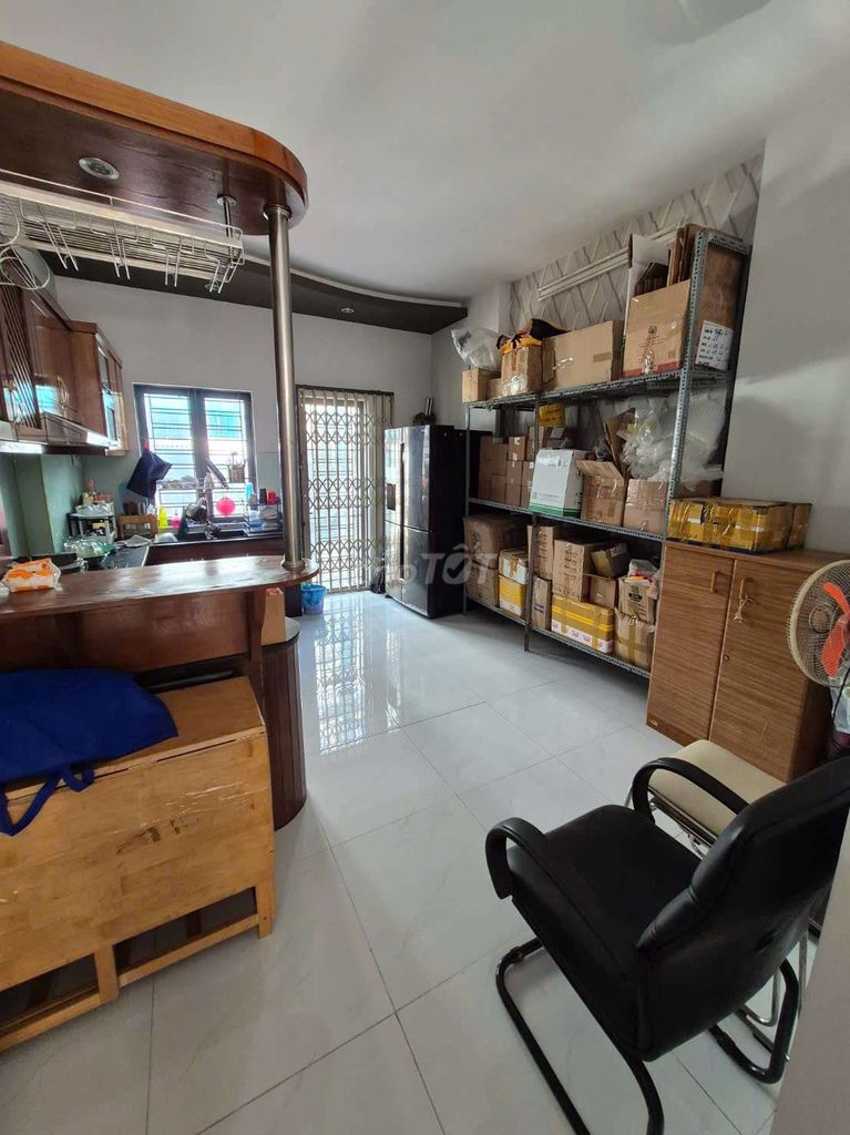 Rent a new house on the street near the airport - etown - aeon 3 bedroom 3 toilets