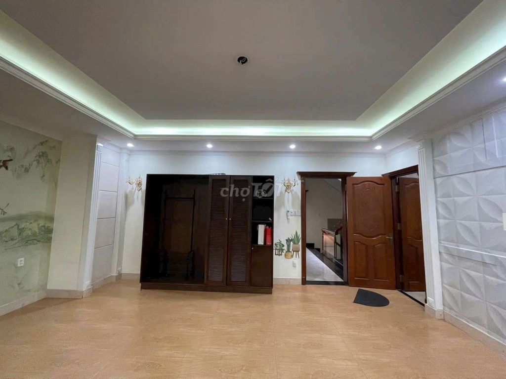 The beautiful villa is aeon 10 X20 level 3th floor vault right there.