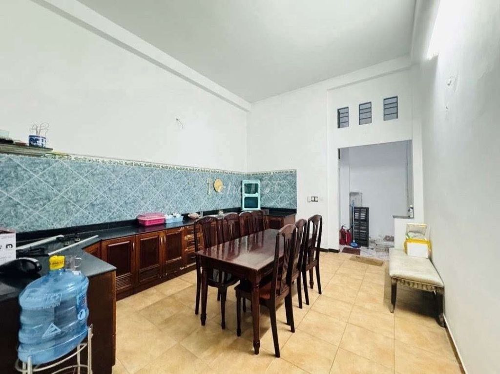 Rent a car house - near aeon - 3 floors above 4 bedroom 3 toilets