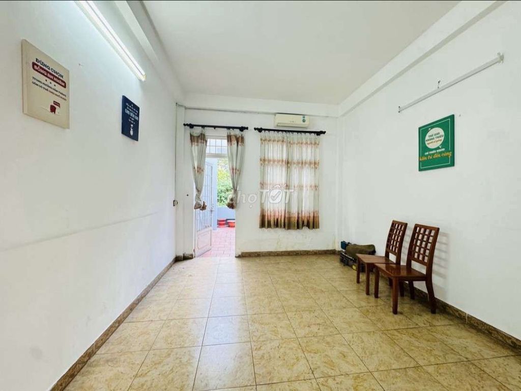 Rent a car house - near aeon - 3 floors above 4 bedroom 3 toilets