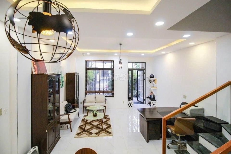 Rendez Merita house near Juan Khuong, Liên Phường, 4th floor.