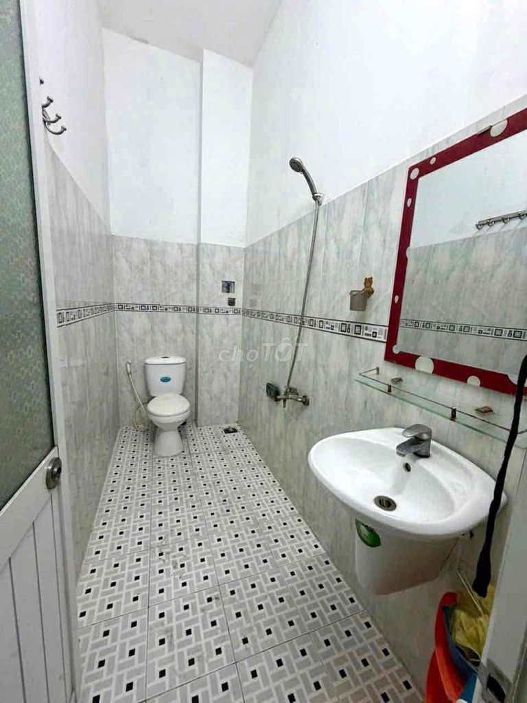 Rent your house to your point-face: 5 x16 m - Structure: ground one floor