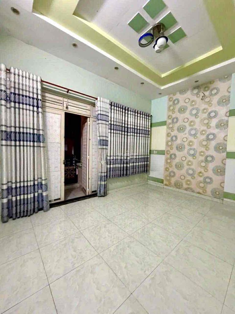 Rent your house to your point-face: 5 x16 m - Structure: ground one floor