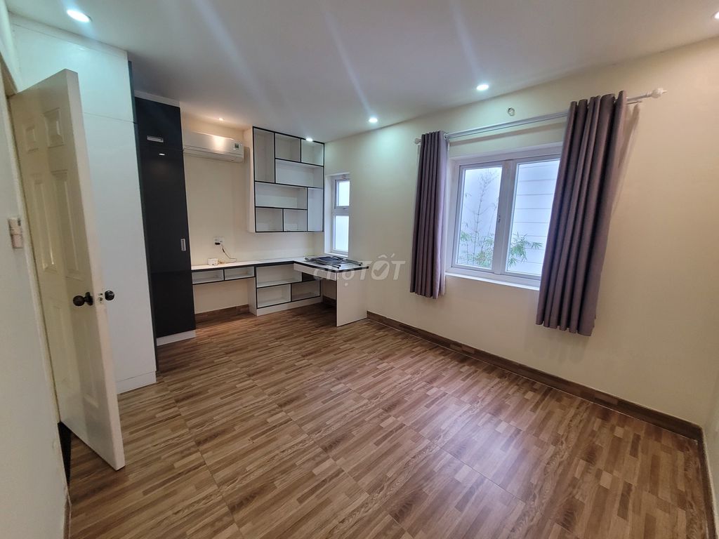 Renting RioVista's house near the Republic.