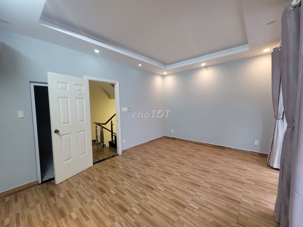 Renting RioVista's house near the Republic.