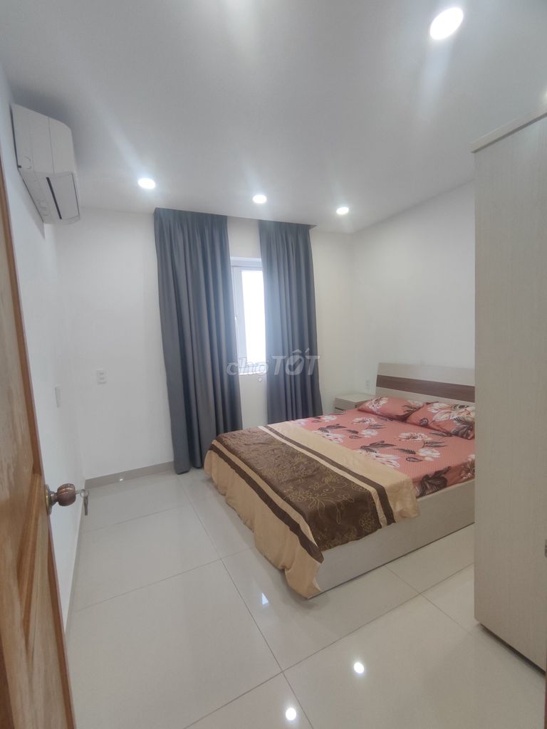 Renting RioVista's house near the Republic.