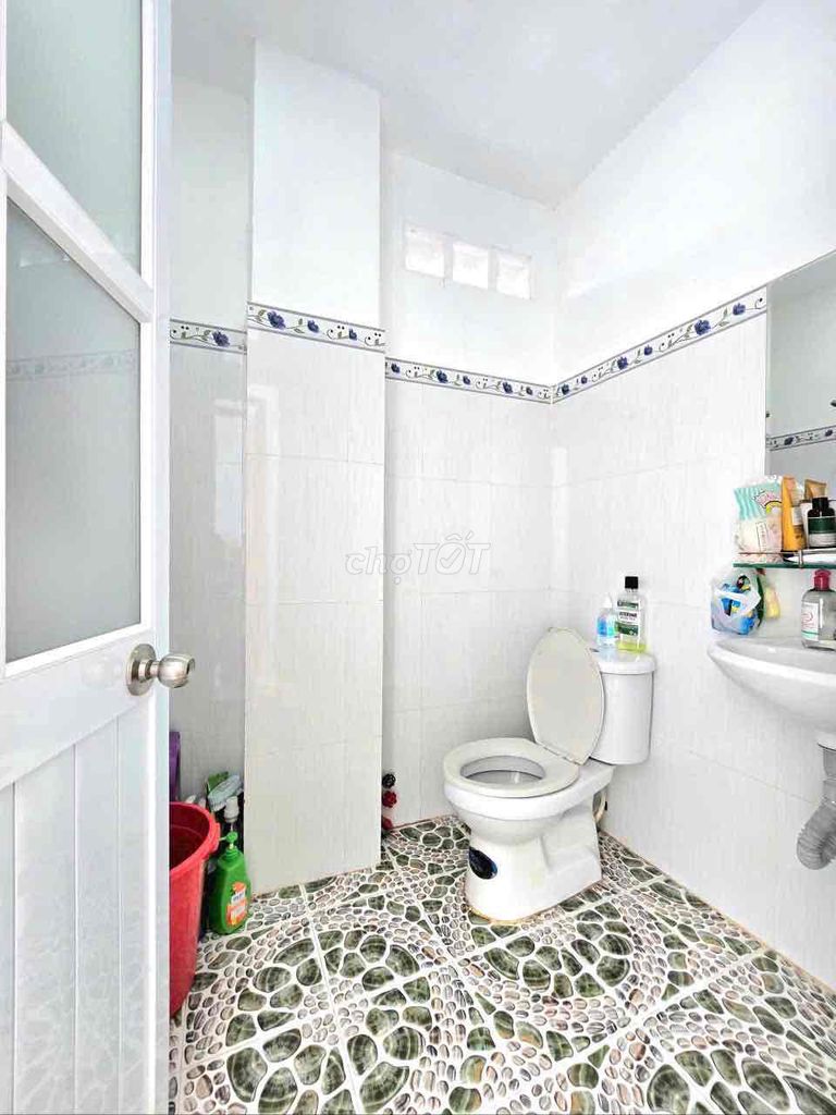 Rent 6 x12-3 bedrooms -8 million