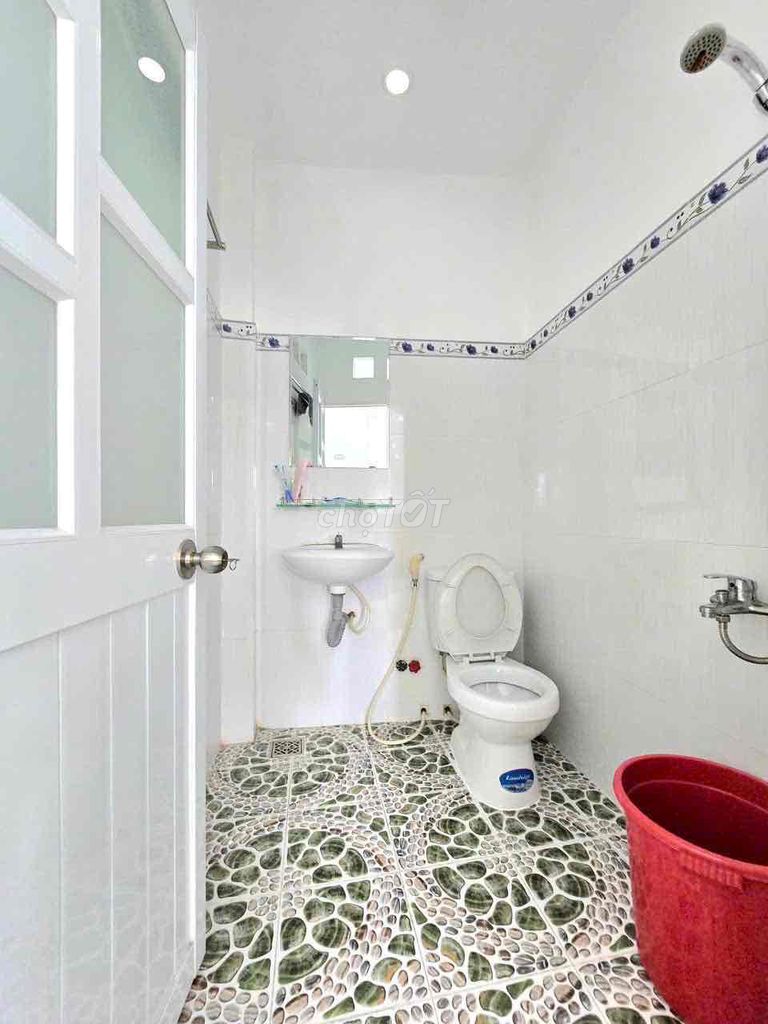 Rent 6 x12-3 bedrooms -8 million