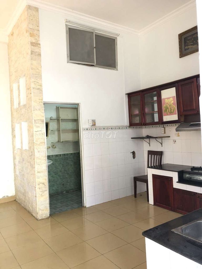 Rent a house with aeon 10 garden. 14 M. Two rooftops. Two bedrooms. Two bathrooms.