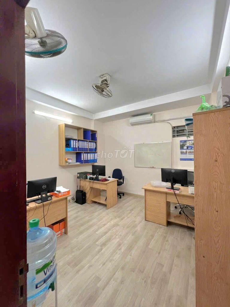 New house 99 percent, T.Q.B. 4 X15, 3 floors, 4 bedroom 3 toilets