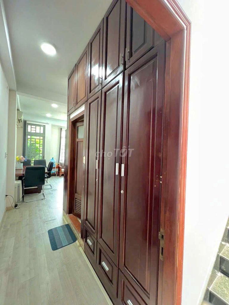 New house 99 percent, T.Q.B. 4 X15, 3 floors, 4 bedroom 3 toilets