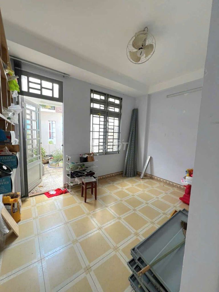 New house 99 percent, T.Q.B. 4 X15, 3 floors, 4 bedroom 3 toilets
