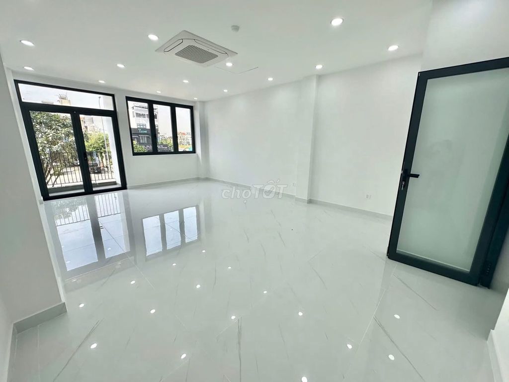 Rent a Trương Văn Bang cash house, Thạnh Mỹ Lợi District 2.50 million a month.