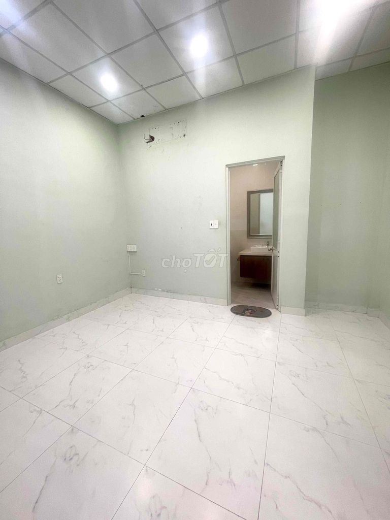 Trần Quý Cáp Front House, 1894 11, Bình Thạnh/4 x20 meters, 2 bedrooms, 2 toilets