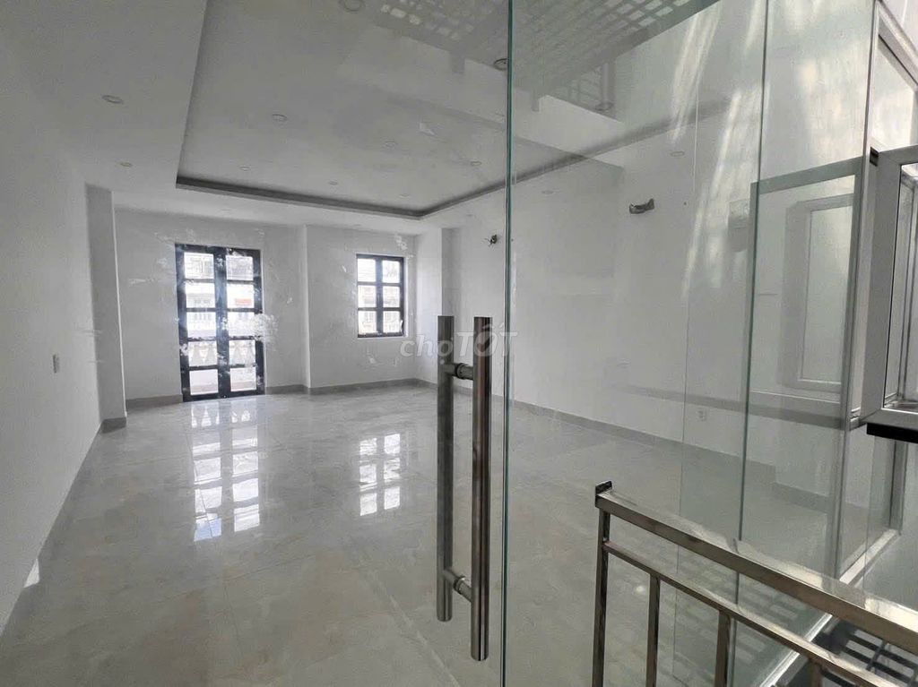 Rent cityland City Street in front of Phan Văn Trị 5th floor X20 new house