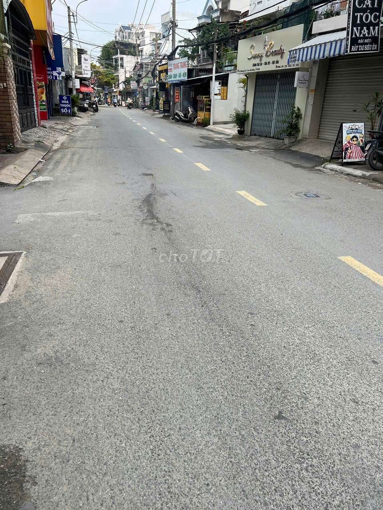 Rent the house. It's an alley building. 1/ Thống Nhất Gò Vấp.5.