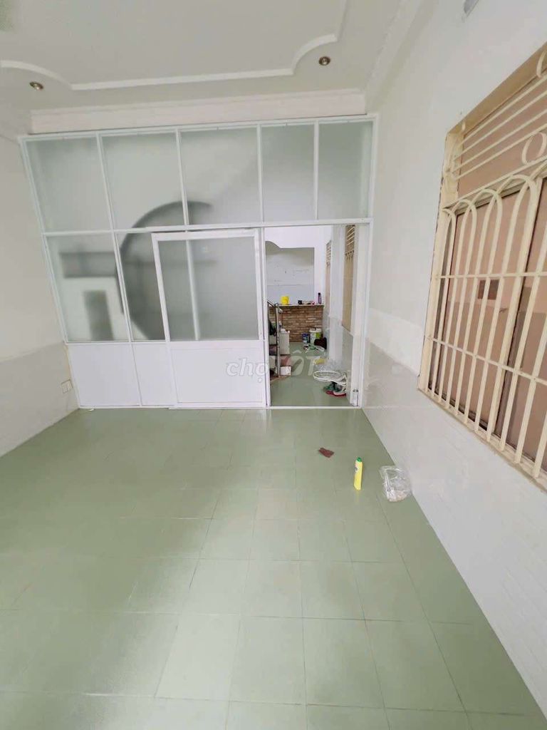 Rent the house. It's an alley building. 1/ Thống Nhất Gò Vấp.5.