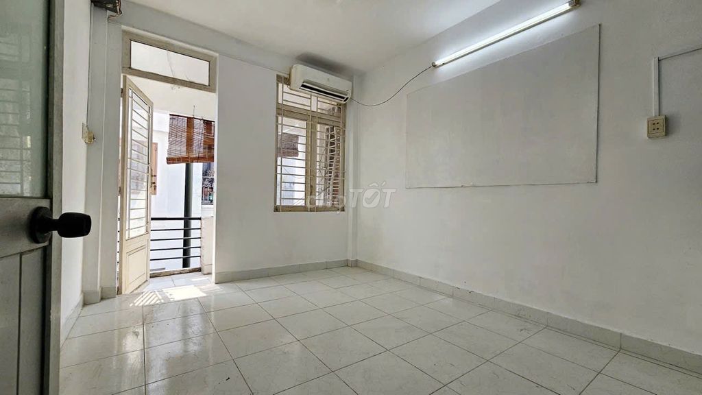 4 bedrooms - parking lot, Bình Thạnh 01