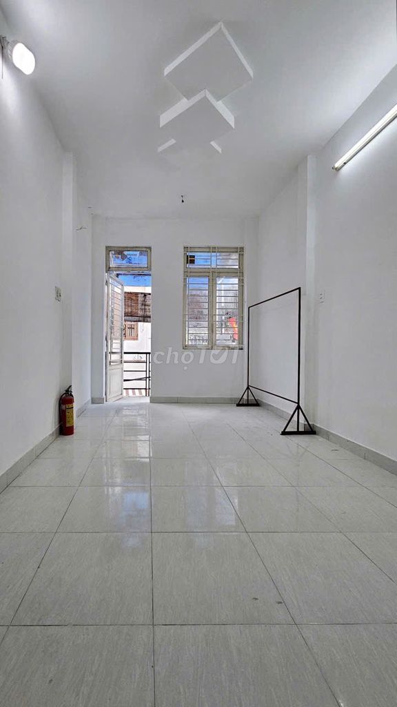 4 bedrooms - parking lot, Bình Thạnh 01
