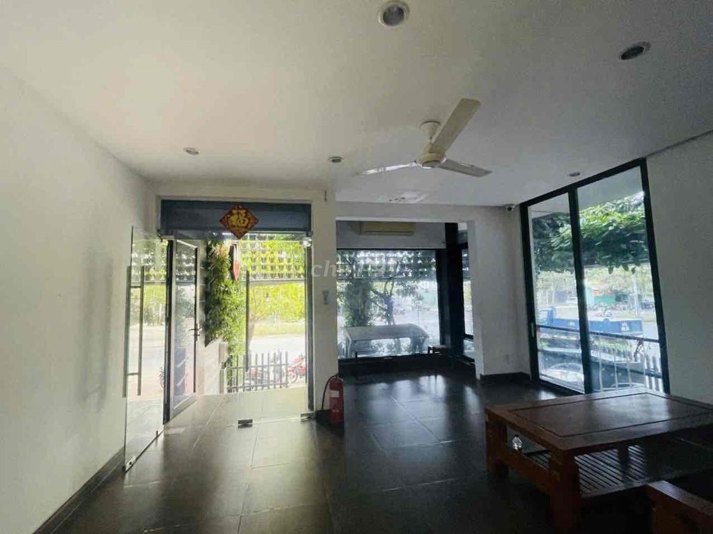 Rent the corner of him blue district 7 - a decent way - 6.5 x20 M