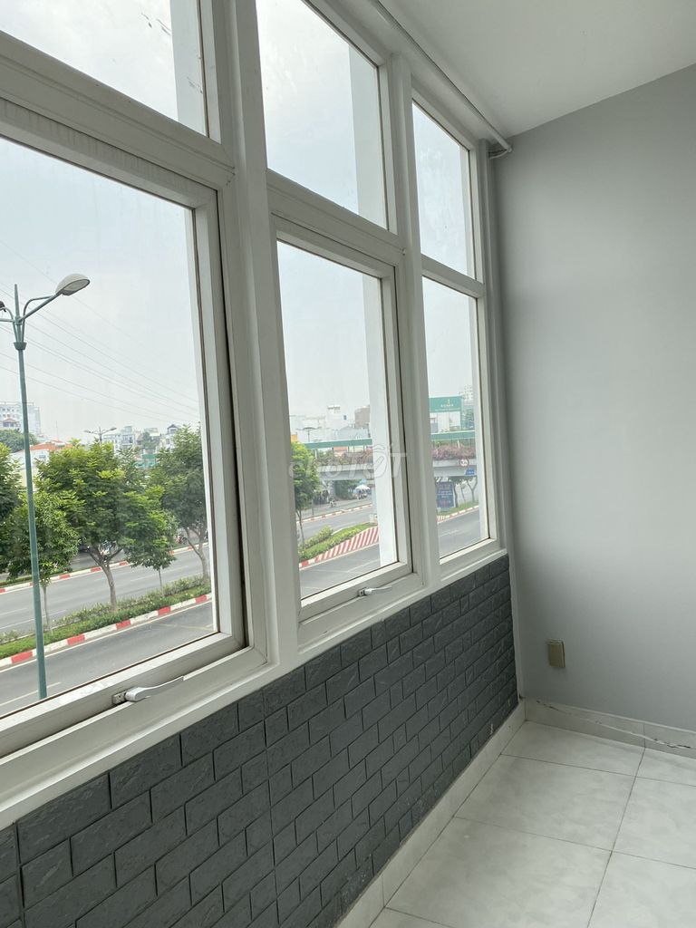 Phạm Văn Đồng front house for the original rent