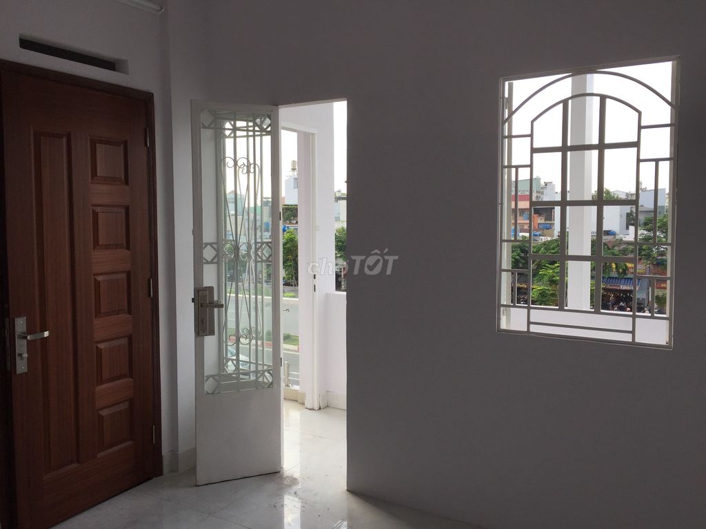 Phạm Văn Đồng front house for the original rent