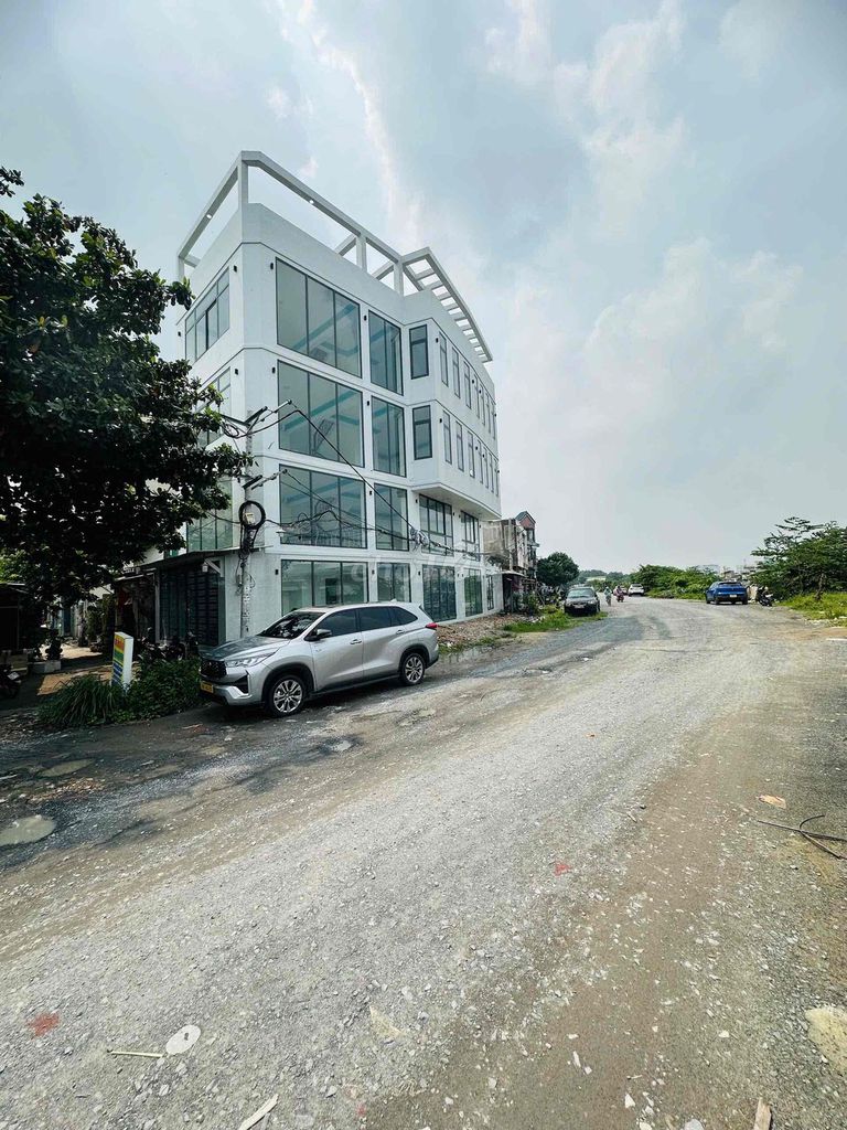 The original office is 500 meters wide ready.