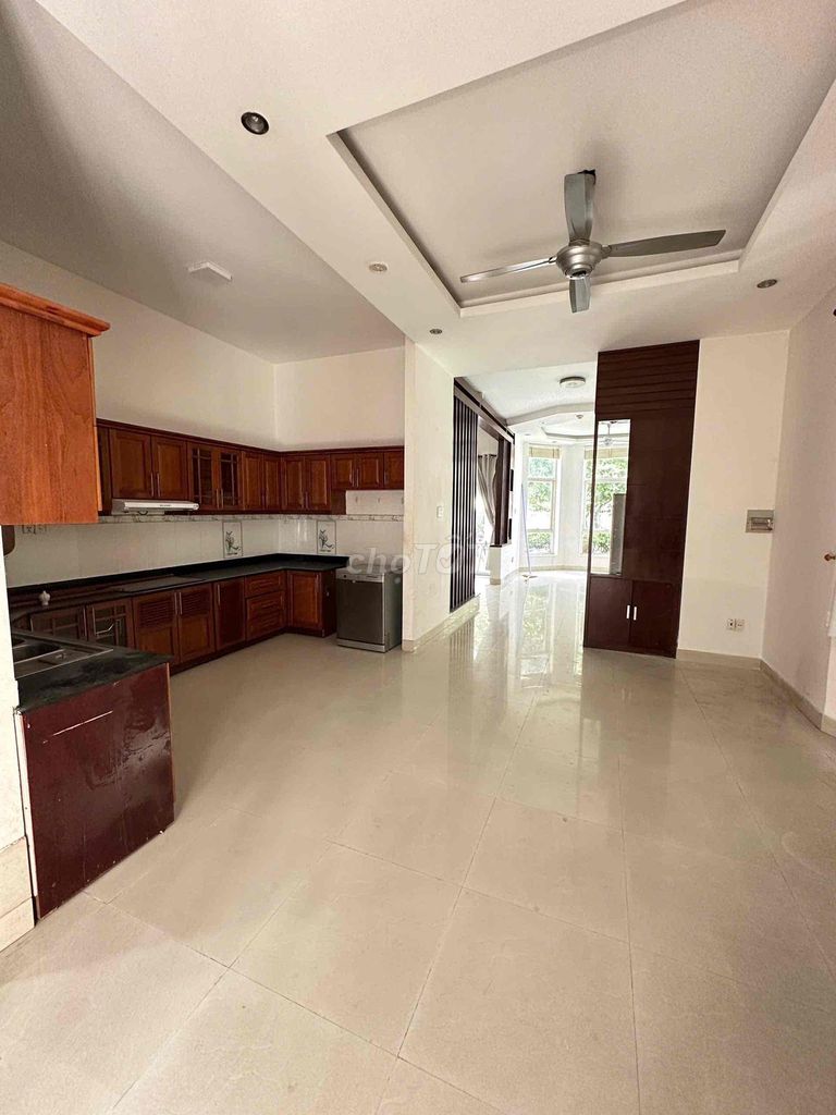Rent Nguyễn Văn Hưởng Thảo Điền District 2.