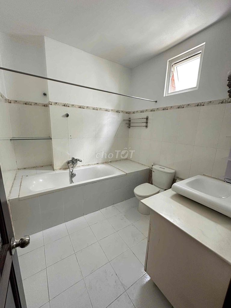 Rent Nguyễn Văn Hưởng Thảo Điền District 2.