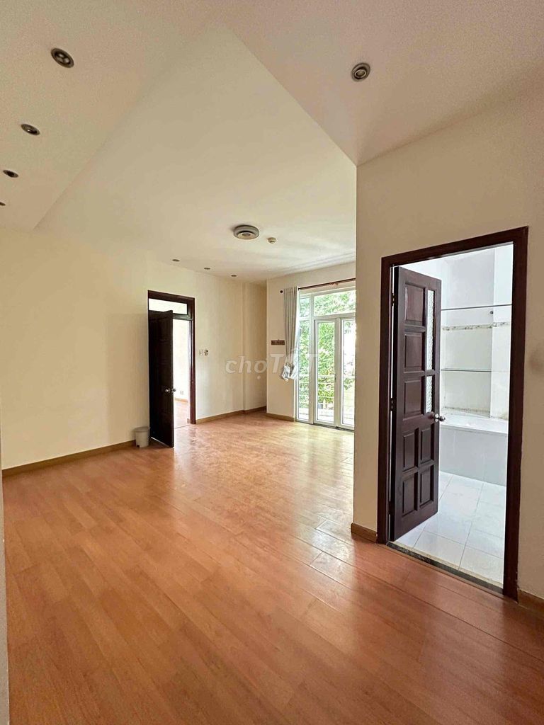Rent Nguyễn Văn Hưởng Thảo Điền District 2.