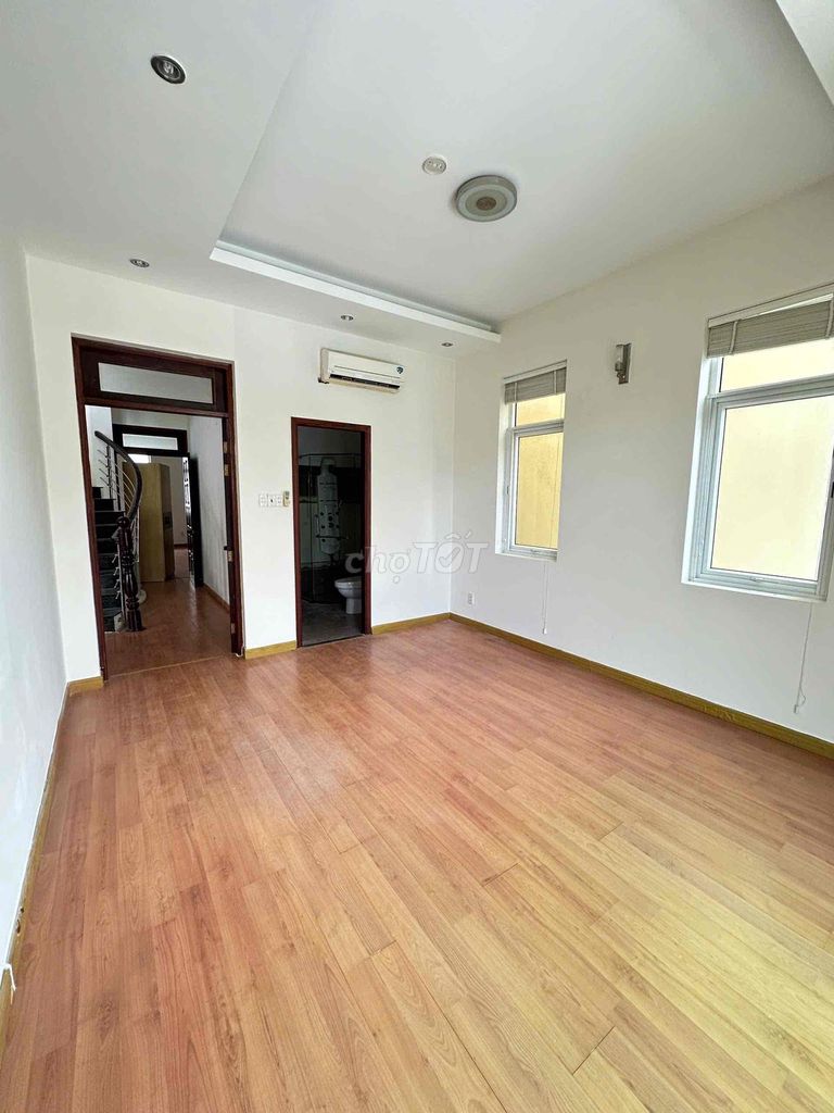 Rent Nguyễn Văn Hưởng Thảo Điền District 2.
