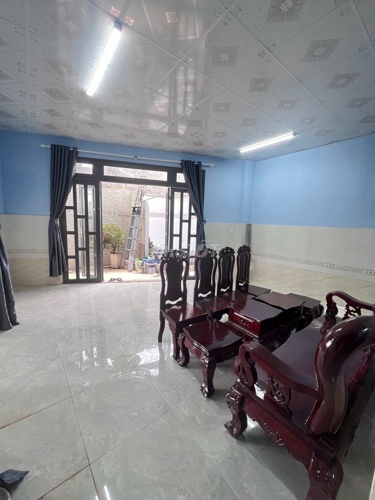 Rent a room for a fit bedroom, where they're running 500 M's on display.