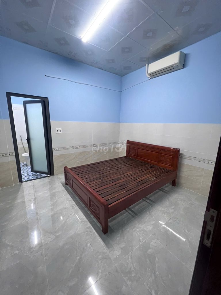 Rent a room for a fit bedroom, where they're running 500 M's on display.