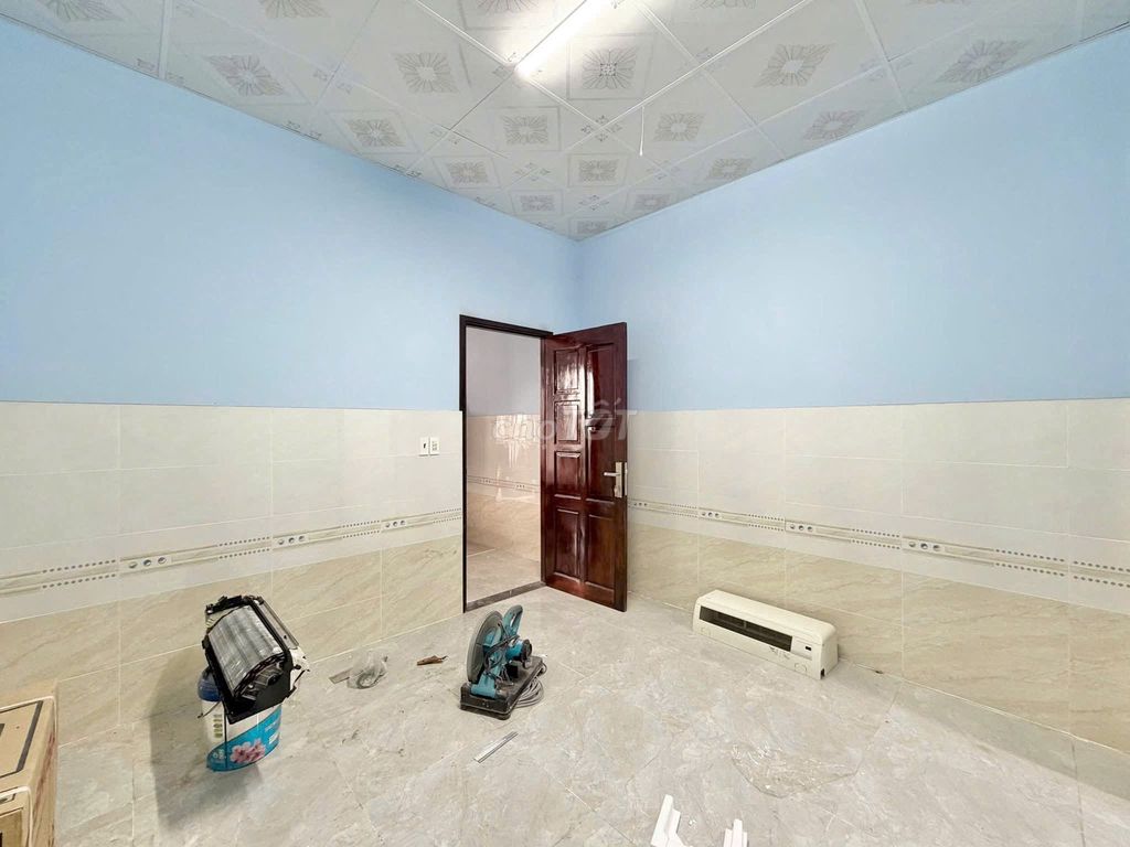 Rent a room for a fit bedroom, where they're running 500 M's on display.