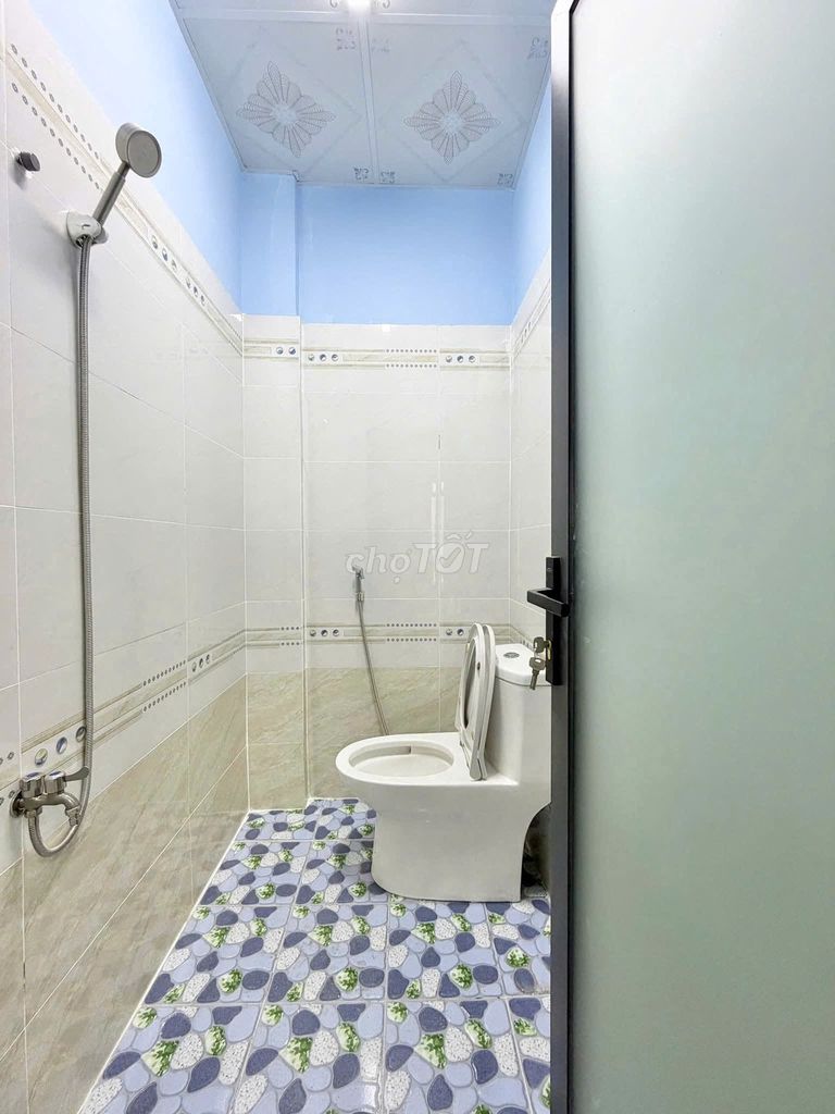 Rent a room for a fit bedroom, where they're running 500 M's on display.