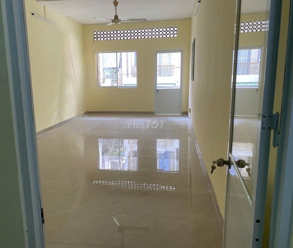 Rent a nice new house - alley car - Lê Văn Sỹ, District 3