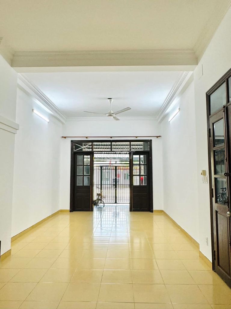 Rent the Khu dân cư Nam Long ground floor, suitable to stay, work at the office