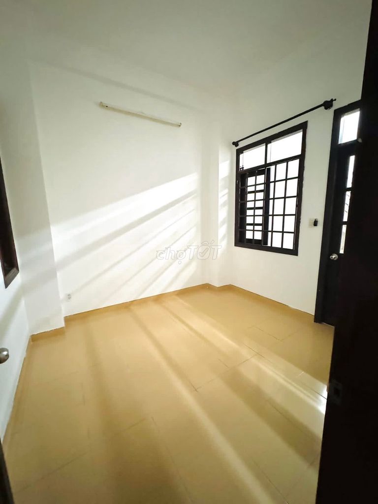 Rent the Khu dân cư Nam Long ground floor, suitable to stay, work at the office