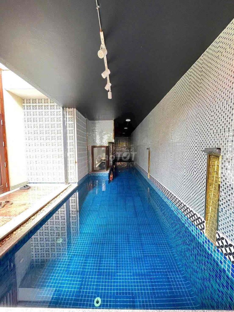 Rent house six bedrooms, swimming pool 65 million machines.