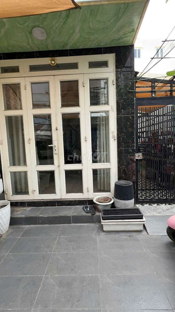 House 1 :1 03 4th floor x13 meters 3 Room 3 hẻm 25 Mai Hắc Đế toilet