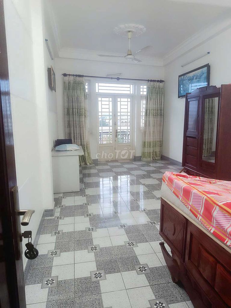 in front of 145 Lý Chiêu Hoàng 4 x25 1 Mt 4th floor 1 8 bedroom