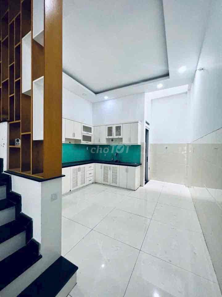 Rent security street area 220 meters 1 .1 3rd floor bedroom 5 toilets