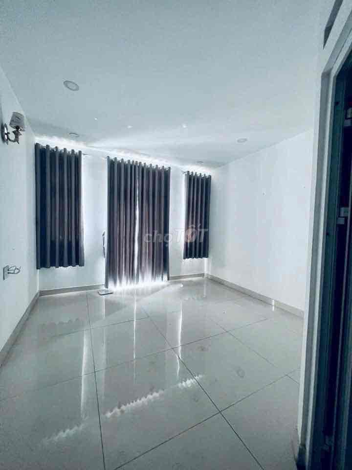 Rent security street area 220 meters 1 .1 3rd floor bedroom 5 toilets
