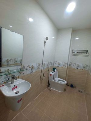 Free dorm number 1 Lê Đức Thọ, which is 1 million people per month.
