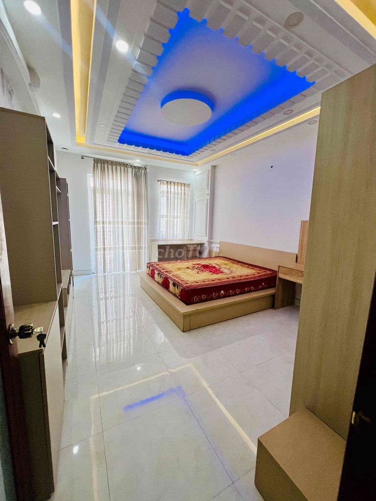 Rent a house right here in the Market of Ming area 220 meters 1 .1 .3rd floor bedroom 5 toilets on the Field of Engine